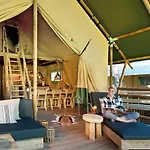 Ferienparadies Natterer Üdülőpark *