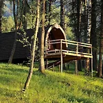 Ferienparadies Natterer Üdülőpark *